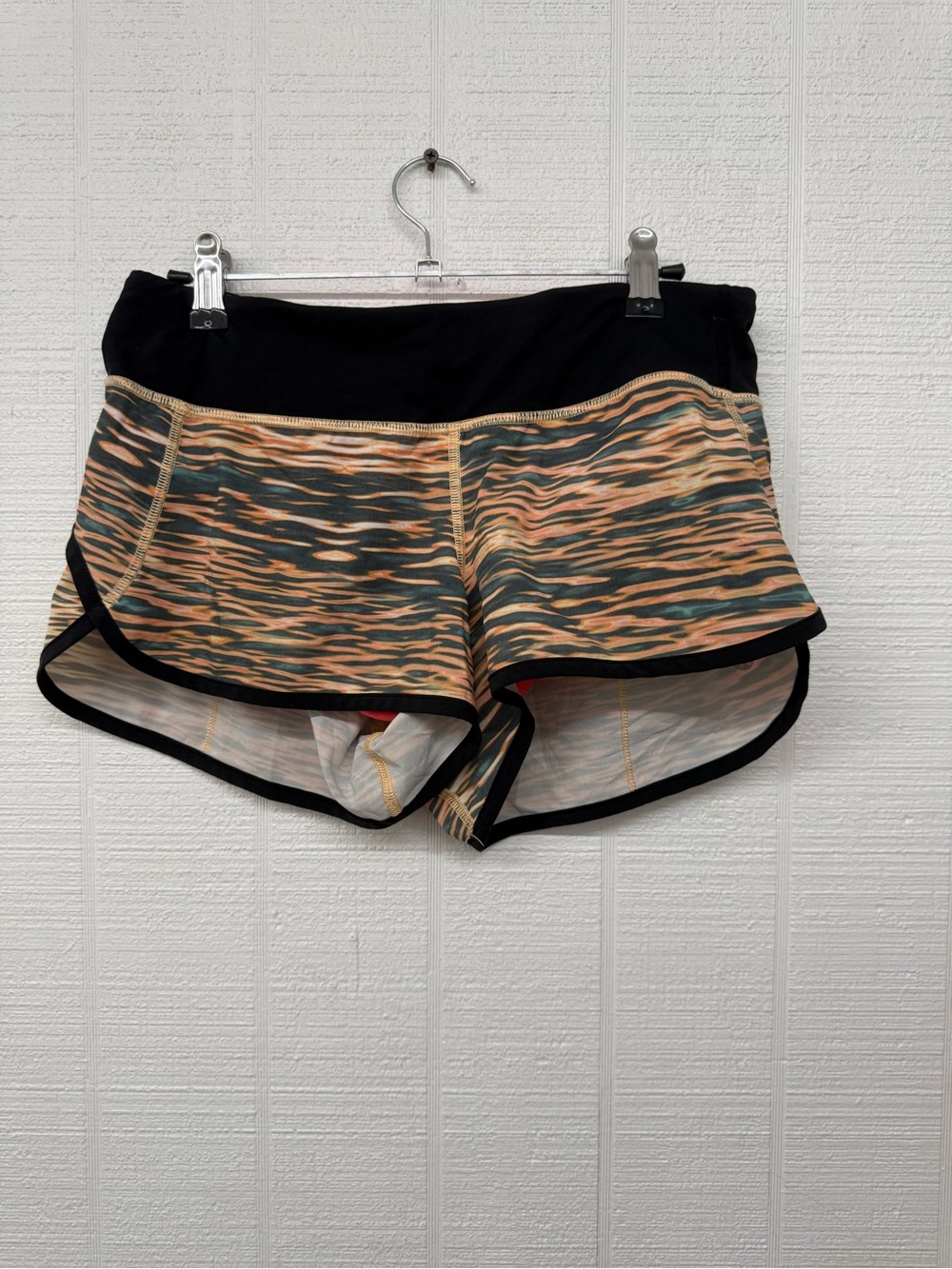 lululemon athletica speed-ups in tiger water multi wavy abstract Athletic Shorts